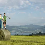 Margarethengut Farm stay Unterach am Attersee