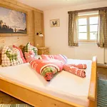 Farm stay Margarethengut Unterach am Attersee
