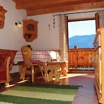 Farm stay Margarethengut Unterach am Attersee