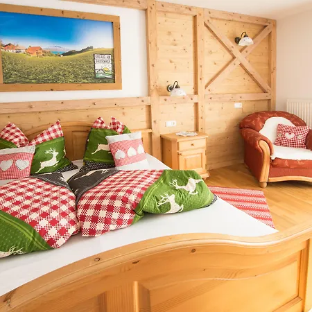 Farm stay Margarethengut Unterach am Attersee